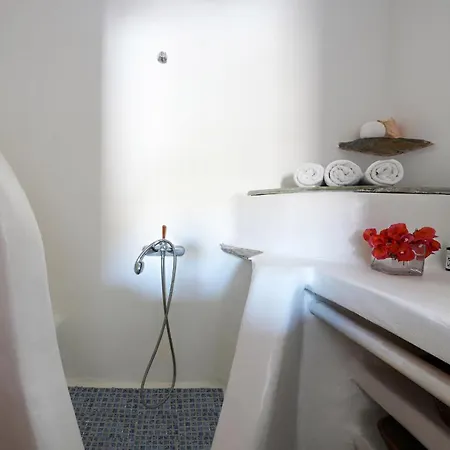 Cliff 270 In Houlakia Vila *