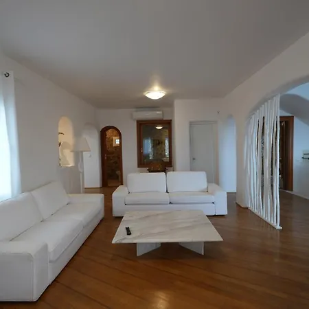 Cliff 270 In Houlakia